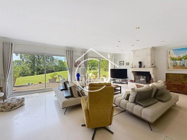 Le Fleix: Propriété de charme en bord de Dordogne – Cadre d. 295m² Le Fleix