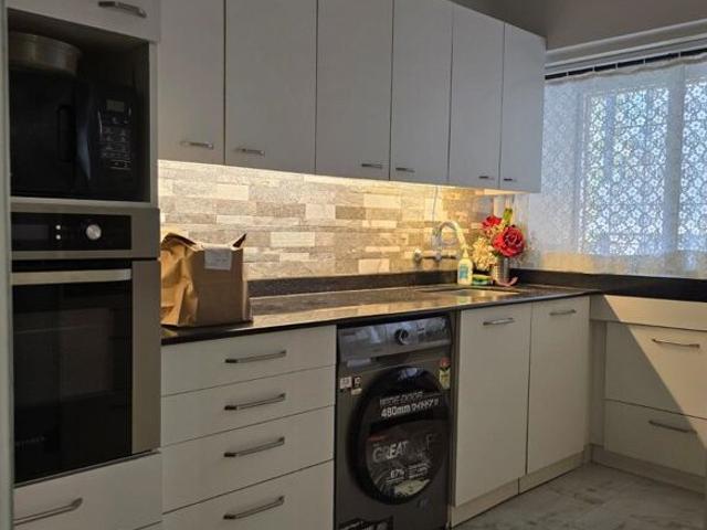 Le Grand 3 Bedroom 1100 Sq. Ft. Apartment in Khar West Mumbai Listing ID: #10318