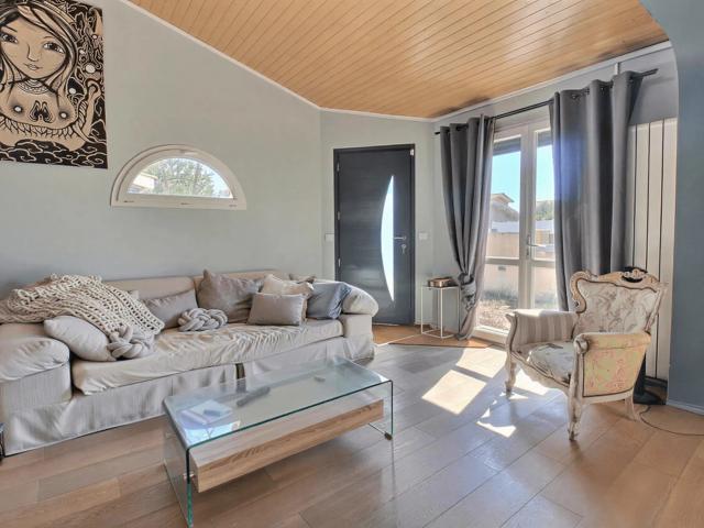 LE HAILLAN MAISON FAMILIALE 4 CHAMBRES JARDIN PISCINE GARAGE
