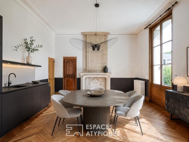 Le Joyau: Hôtel particulier du XIXe et son jardin secret 323m² Angers