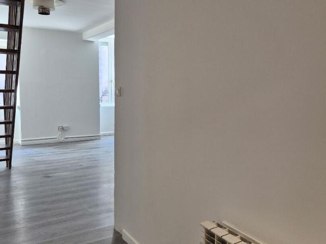 Le long du canal de Bourgogne Appartement St Gilles 4 pièce s 70 m2