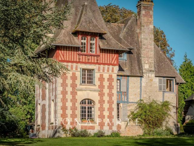 Le Manoir de Cantepie, héritage du Pays d'Auge 493m² Cambremer