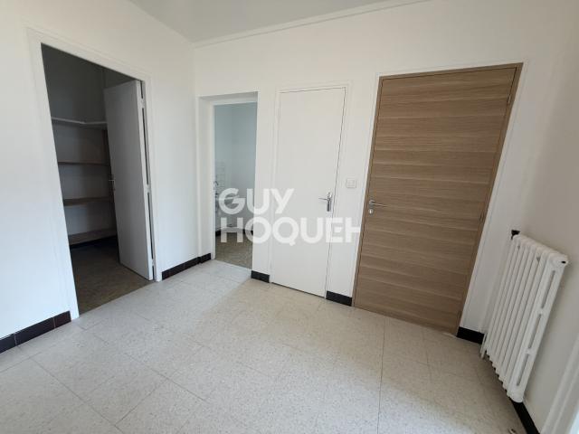 Le Malesherbois 45 – Grand appartement T5 de 118 m² avec parking et cour privative