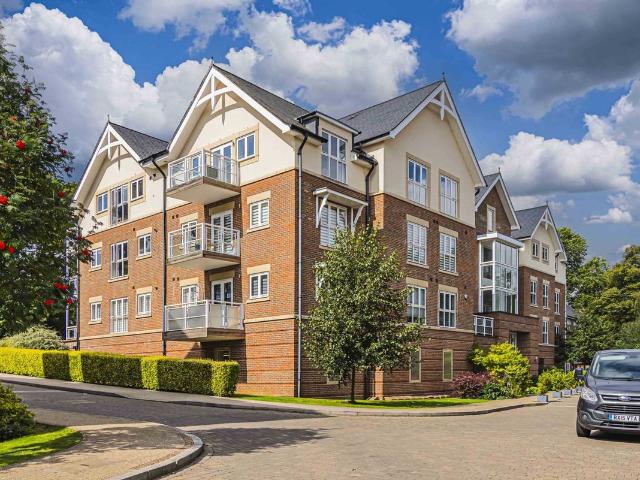 Le Marchant, Townsend Gate, Berkhamsted, Hertfordshire HP4, 2 bed flat to rent, £2,000 pcm | PrimeLocation