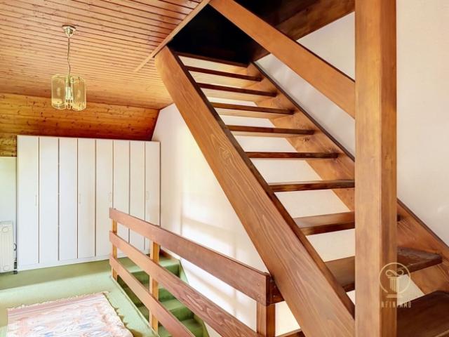 LE MONT SUR LAUSANNE – Zwillingshaus mit Garten und Möglichkeit zur Renovierung