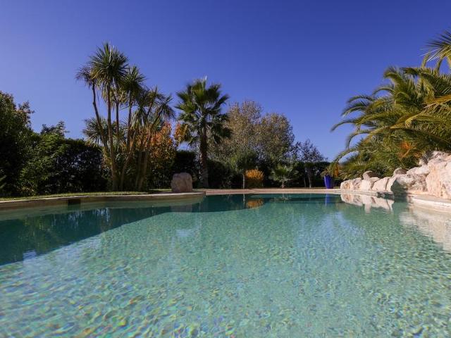 Le Montaiguet Maison 240 M2 Parc 10 000 M2 Piscine. 240m² Meyreuil