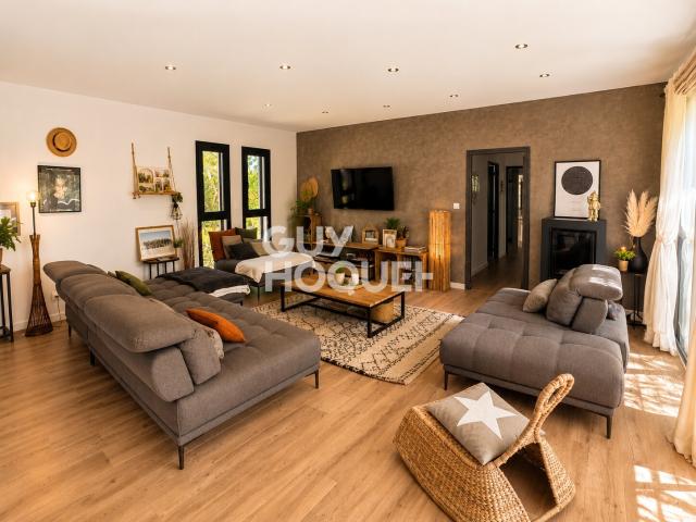 Opportunité A louer Le Monastère Maison T5 récente Classe C plain pied suite parentale garage motorisé + abri véhicule, jardin et terrasse