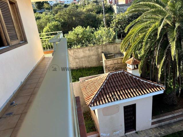 Le ofrecemos un chalet independiente 500m2, situado en una. 500m² Los Pajares