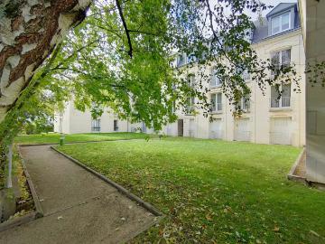 LE PECQ APPARTEMENT 2 PIECES AVEC PARKINGS