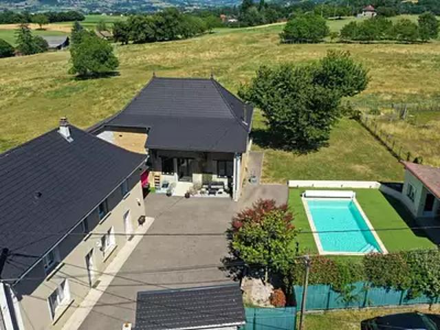 Le Pont de Beauvoisin 73330 Achat / Vente maison 12 pièces t12 piscine jardin