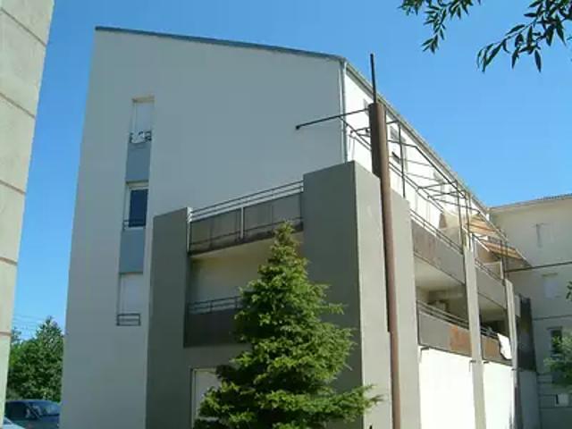 Le Pontet 84130 Achat / Vente appartement 3 pièces t3 au dernier étage