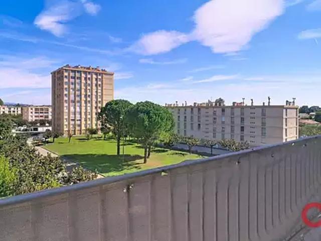 Le Pontet 84130 Achat / Vente appartement 3 pièces t3 au dernier étage balcon