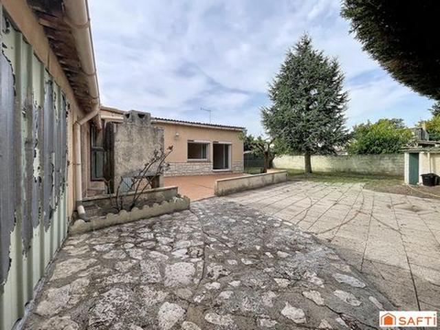 LE PONTET – ARBALESTIÈRE MAISON DE PLAIN PIED – 3 CHAMBRES – JARDIN – 2 GARAGES