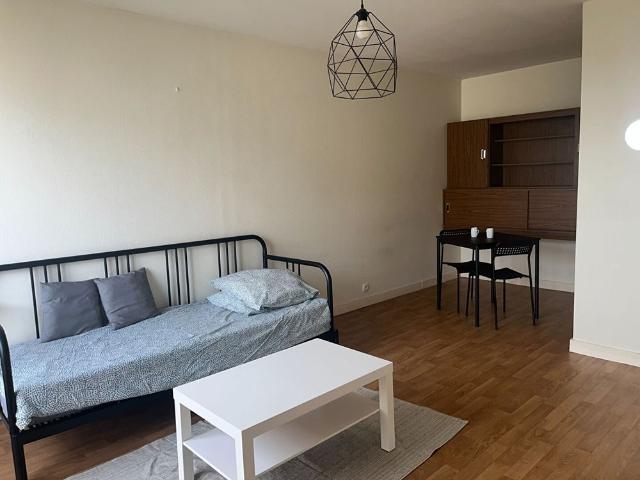 LE PONTREAU 605 Location Appartement poitiers: 33 m2