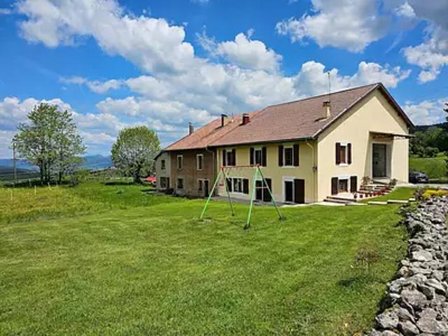 Le Poizat Lalleyriat 01130 Achat / Vente maison 5 pièces t5 au dernier étage terrasse