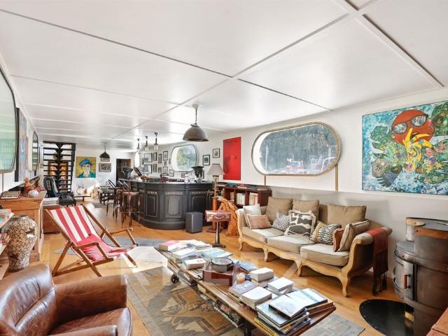 Le Port Marly – Péniche familiale rénovée, 230 m² de confort. 230m² Le Port Marly