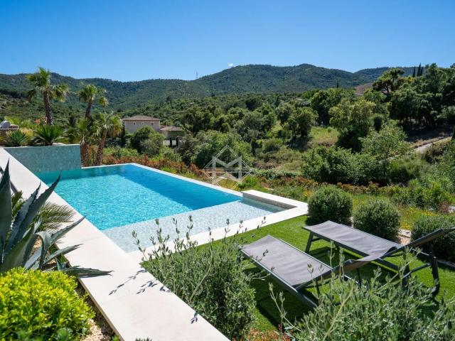 Le Plan de la Tour – Élégante villa d’architecte au cœur de. 173m² Le Plan de la Tour