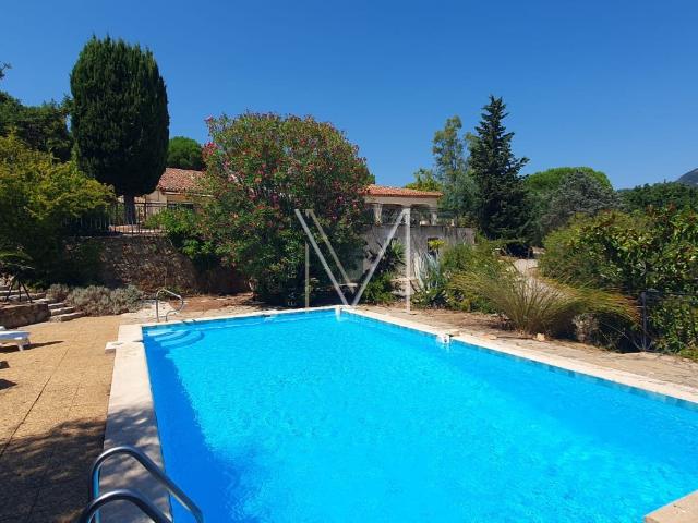 Le Plan De La Tour Tres Belle Propriété Sur 4 Hectares r. 300m² Le Plan de la Tour