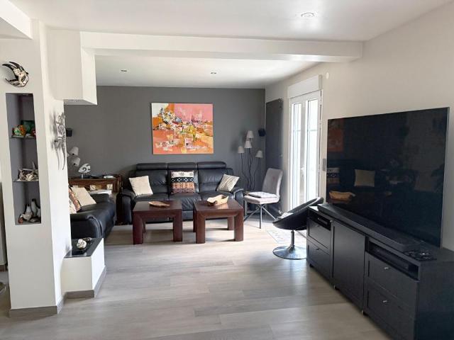 LE PLESSIS ROBINSON MAISON 5 CHAMBRES, JARDIN, SOUS SOL TOTAL POMPE A CHALEUR DPE A