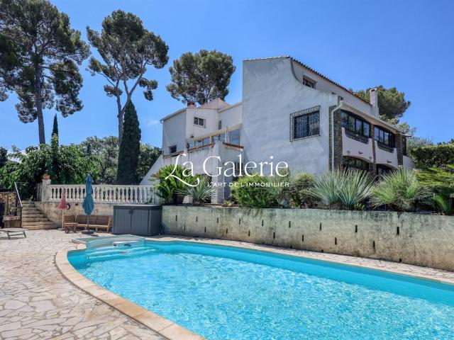 Le Pradet Villa avec piscine et mer à pieds 250m² Le Pradet
