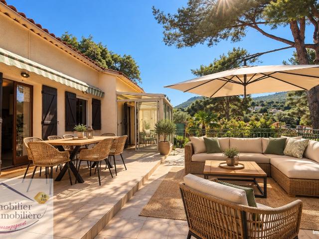 LE PRADET VILLA INDIVIDUELLE T4 DE PLAIN PIED D'ENVIRON 87M2 AVEC GARAGE PROCHE PLAGE DE LA GARONNE