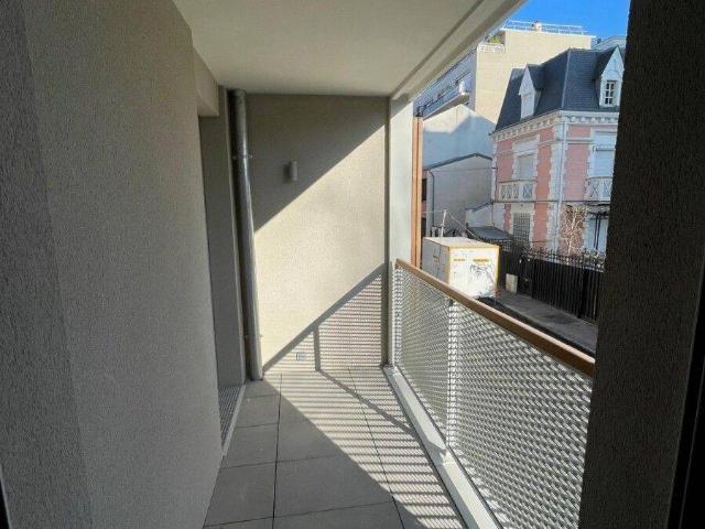 LE PRÉ SAINT GERVAIS BEAU 2 PIÈCES MEUBLÉ AVEC TERRASSE ET PAR