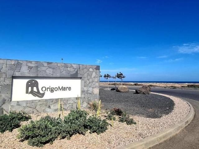 Le presentamos esta atractiva villa situada en el prestigios. 75m² Corralejo