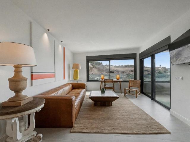 Le presentamos este elegante apartamento de reciente constru. 94m² Guía de Isora