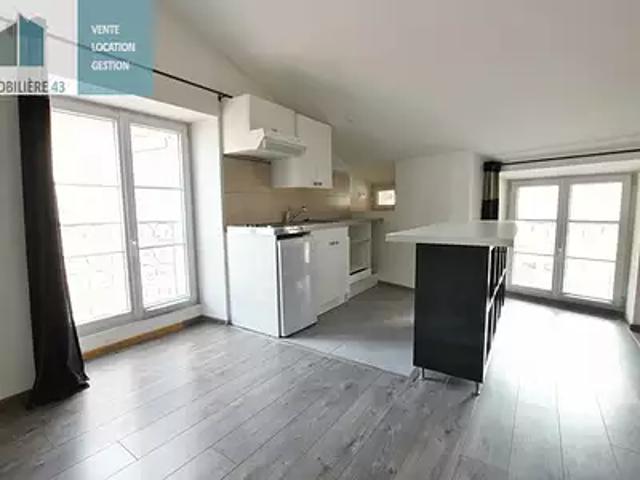 Le Puy en Velay 43000 Location appartement 2 pièces t2 au dernier étage