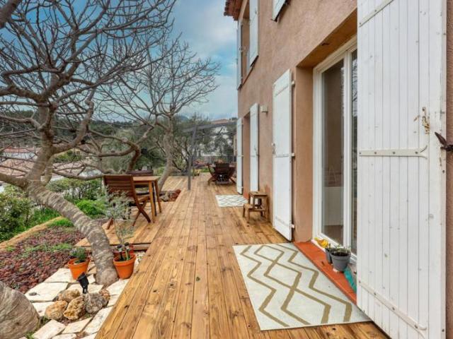 Le Revest Maison individuelle vue dégagée, calme absolu
