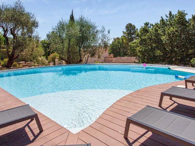 Le Rouret Villa 8 pièces avec jardin et piscine