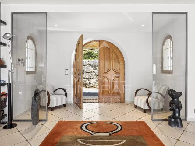 Le Rouret villa aux volumes hors normes 321m² Le Rouret