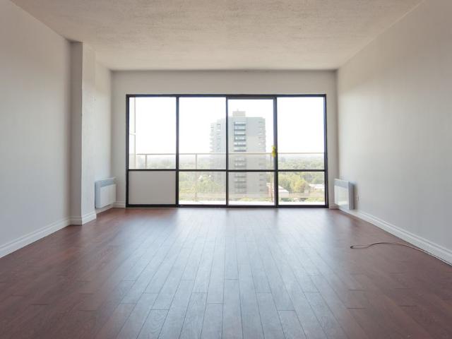 Le St Laurent Apartments 1 Bedroom