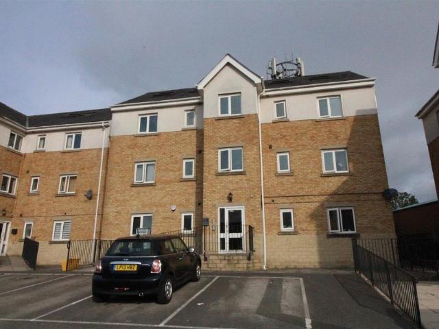 Lemans Drive, Dewsbury 2 bed flat to rent £850 pcm £196 pw