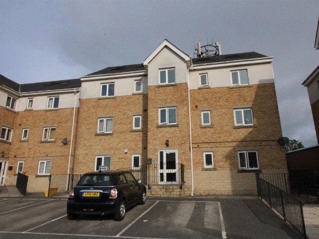 Lemans Drive, Dewsbury WF13, 2 bed flat to rent, £800 pcm | PrimeLocation