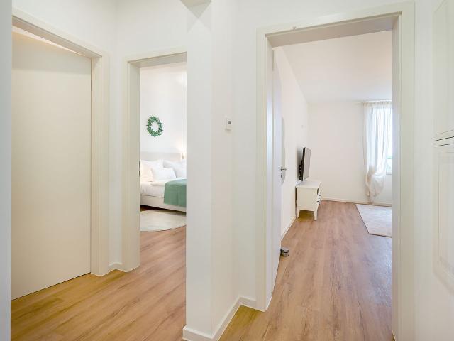 Lemon3: 1 Bedroom Apartment with Balcony, Karlsruhe Amsterdam Apartments for Rent