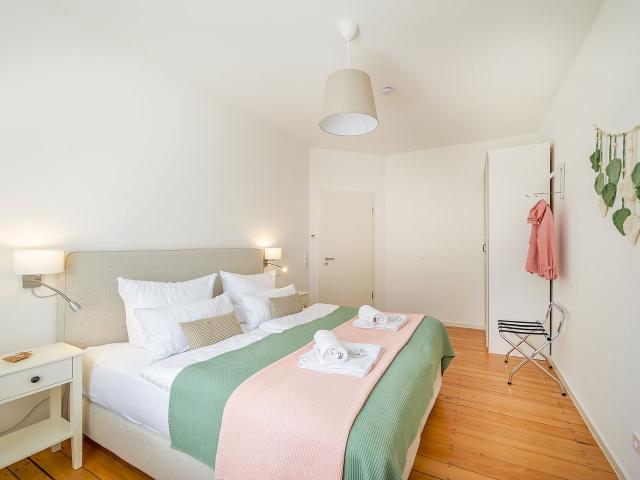 Lemon3: 2 Zimmer Apartment mit Balkon, Karlsruhe Amsterdam Apartments for Rent