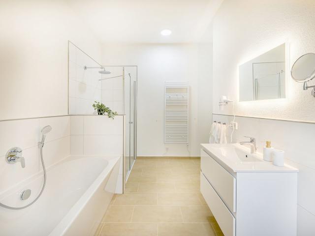 Lemon3: Rooftop Retreat – Bright & Stylish, Karlsruhe Amsterdam Apartments for Rent