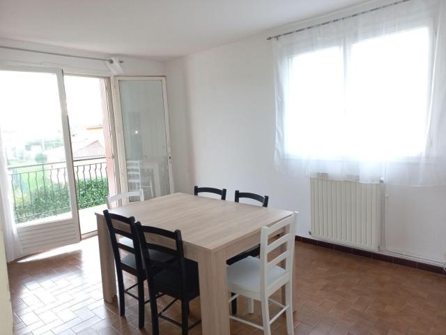Lentilly T3 meublé avec jardin et grand balcon
