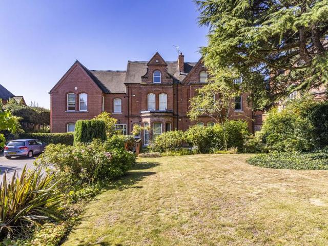 Lenton Avenue, Arlington House, NG7 2 bed apartment to rent £1,200 pcm £277 pw