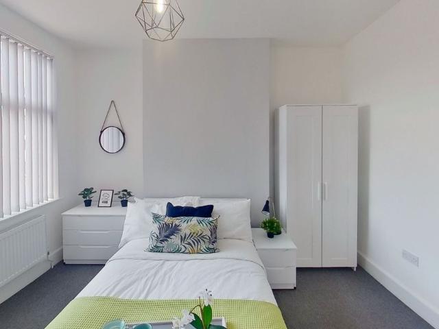 Lenton Boulevard, Nottingham, Nottinghamshire NG7, 6 bed shared accommodation to rent, £2,080 pcm | PrimeLocation