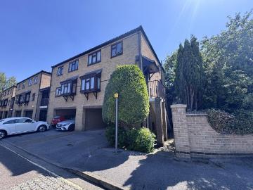 Lenton Manor, Nottingham, NG7 2 bed flat to rent £1,000 pcm £231 pw
