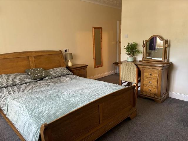 Lenwade House 1 bed in a house share to rent £750 pcm £173 pw