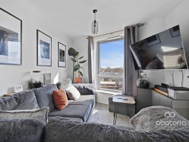 Len Bishop Court, 63 Schoolhouse. 2 bed apartment to rent £2,197 pcm £507 pw