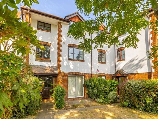 Lenelby Road, KT6, London