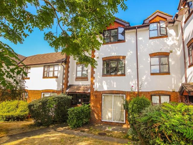 Lenelby Road, Surbiton KT6, 1 bed flat to rent, £1,495 pcm | PrimeLocation