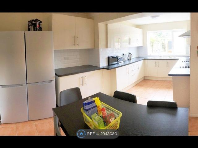 Leng Crescent, Norwich NR4, 6 bed semi detached house to rent, £2,800 pcm | PrimeLocation