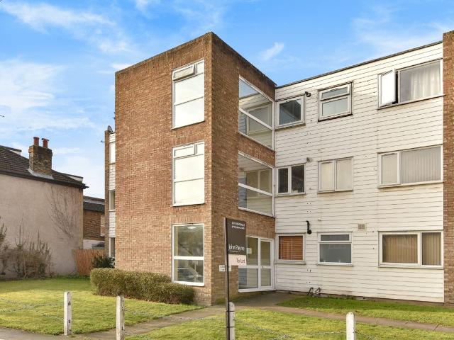 Lenham Road, London SE12, 2 bed maisonette to rent, £1,800 pcm | PrimeLocation