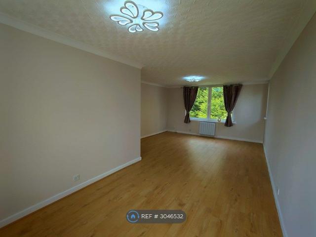 Lennox Court, Bearsden Glasgow G61, 2 bed flat to rent, £1,200 pcm | PrimeLocation