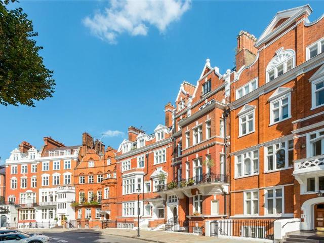 Lennox Gardens, Knightsbridge, SW1X 2 bed flat to rent £6,000 pcm £1,385 pw
